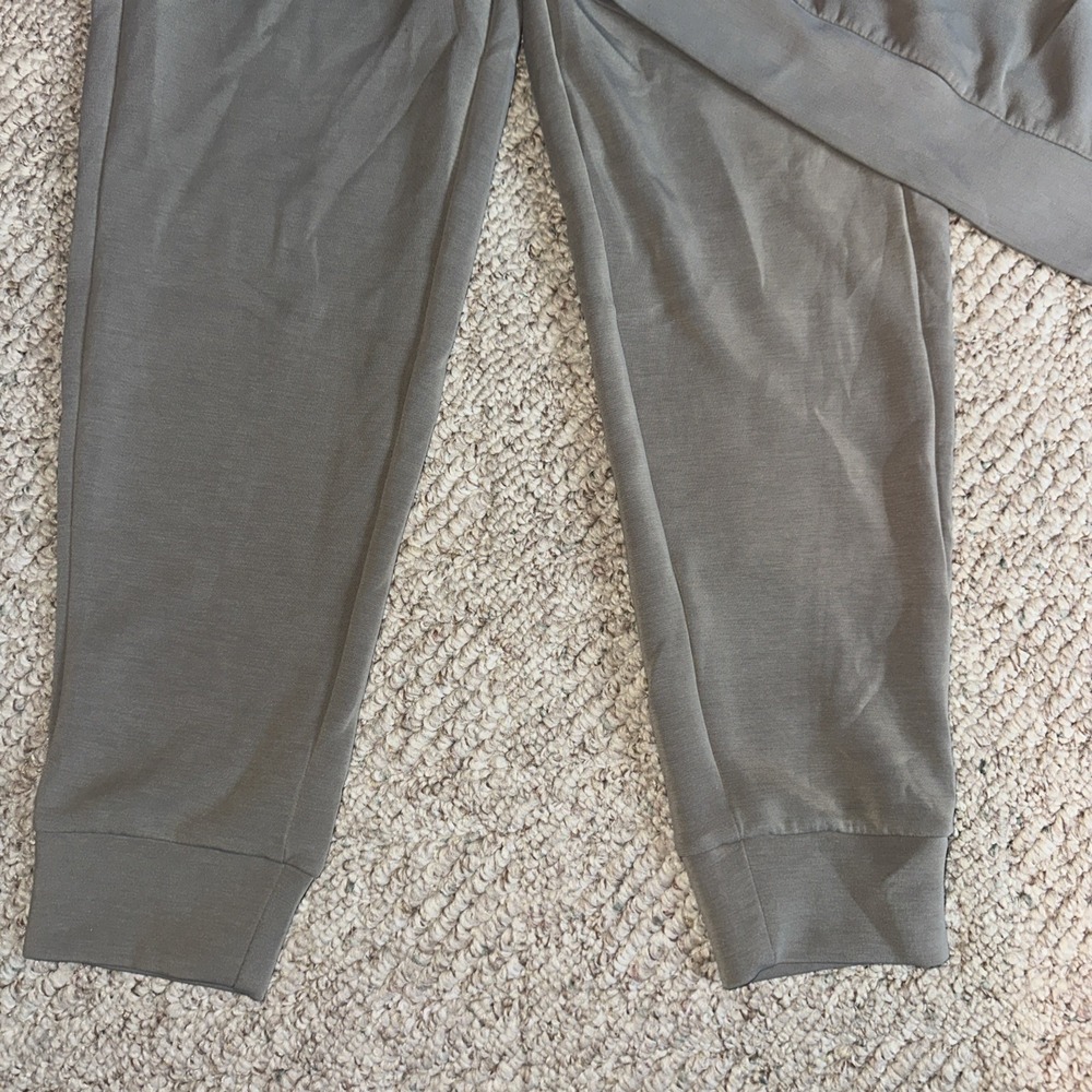 Womens Avia 2 piece Tan sweatsuit 1/2 zip shirt (small 4-6) pleated pants XS - Picture 4 of 6
